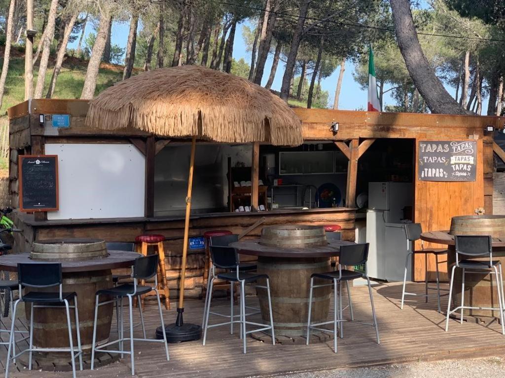 Camping Le Bois De Pins Salses-le-Château Exterior foto