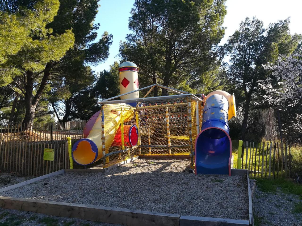Camping Le Bois De Pins Salses-le-Château Exterior foto